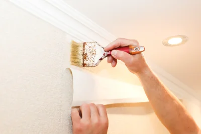 Pose de papier peint à la Vicomté-sur-Rance — revêtements muraux et toiles de verre